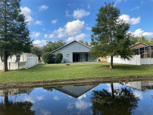 $2,100 | 13824 Royston Bend, Hudson, FL 34669