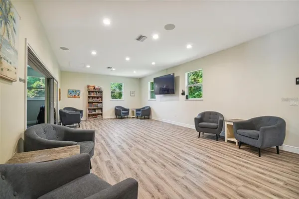 $2,100 | 13824 Royston Bend, Hudson, FL 34669