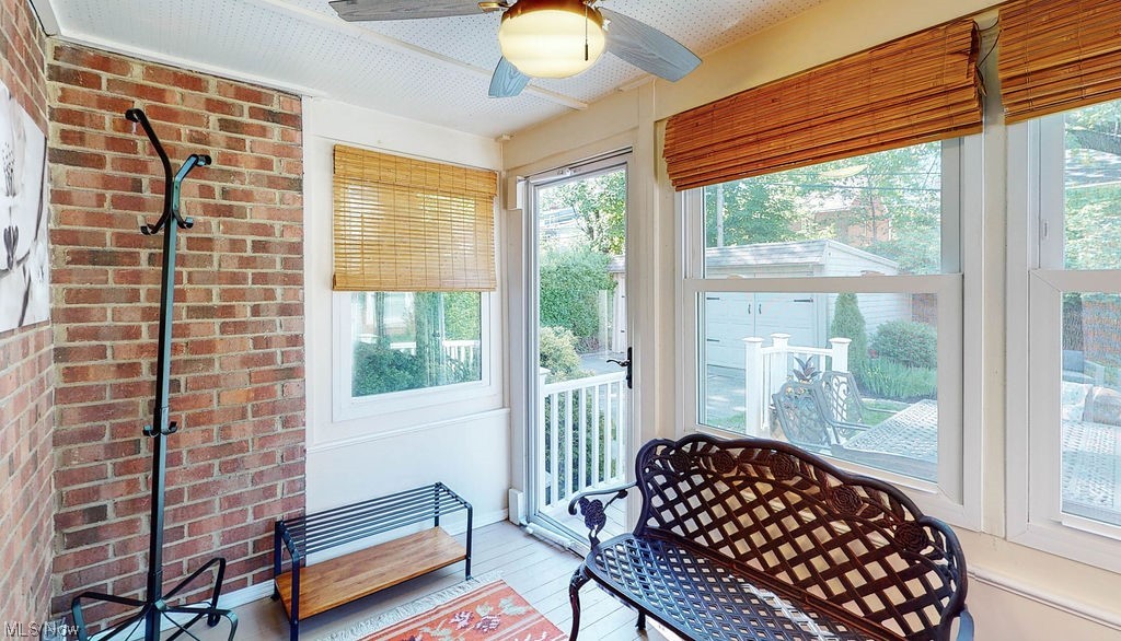 3554 Radcliffe Road Cleveland Heights, OH 44121 - Photo 16 of 35 Sun porch