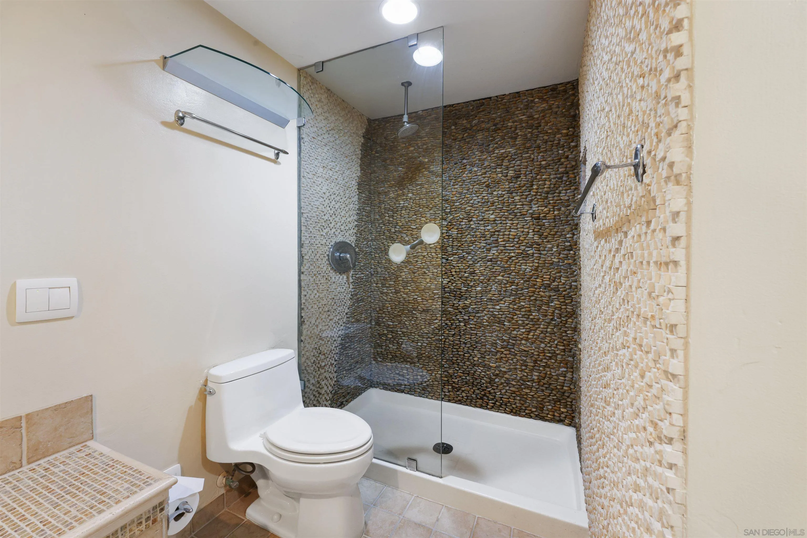 5605 Friars Road, Unit 280 San Diego, CA 92110 - Photo 23 of 31 Primary Bath/Spa