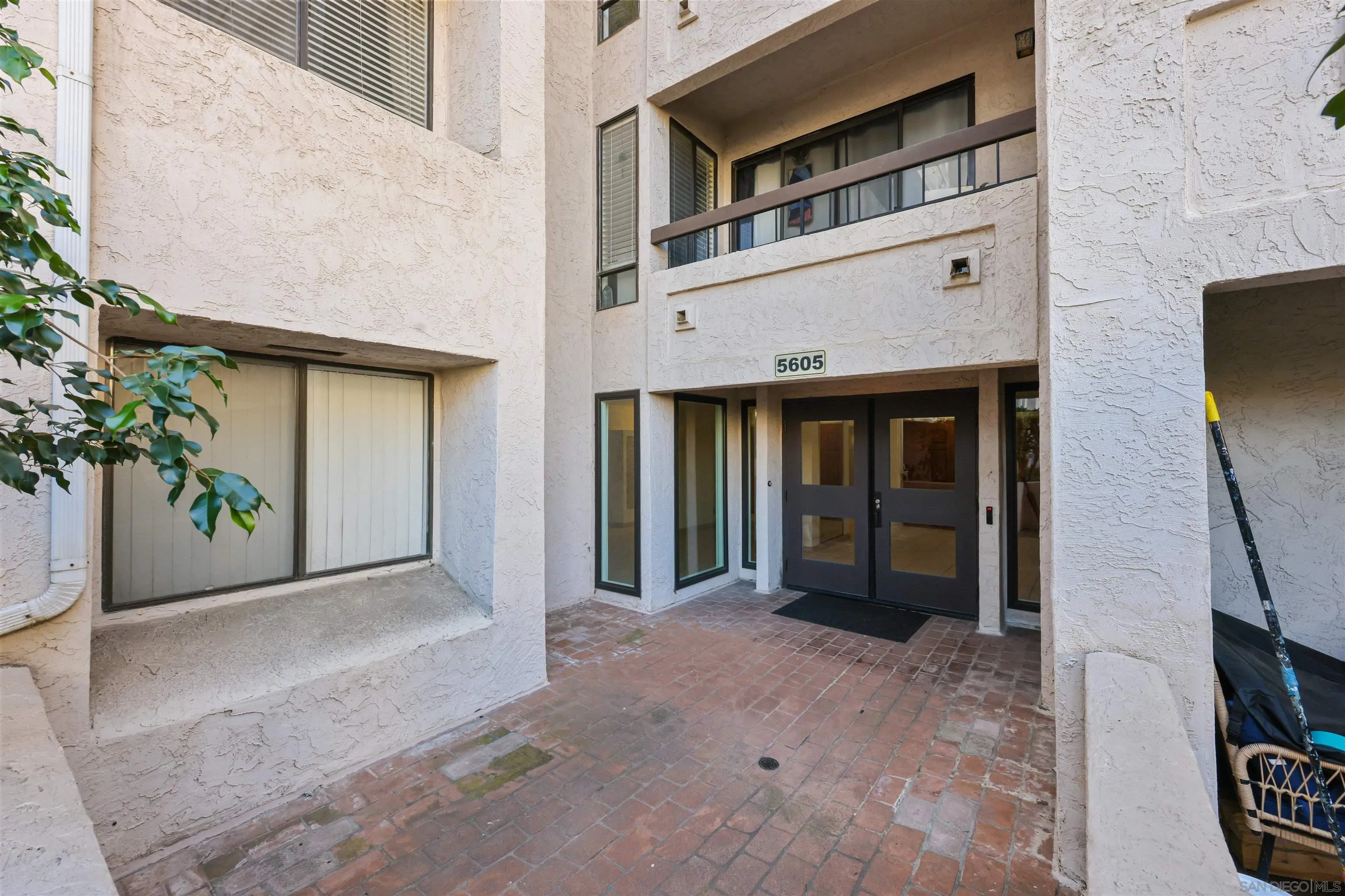 5605 Friars Road, Unit 280 San Diego, CA 92110 - Photo 27 of 31 Patio/Deck