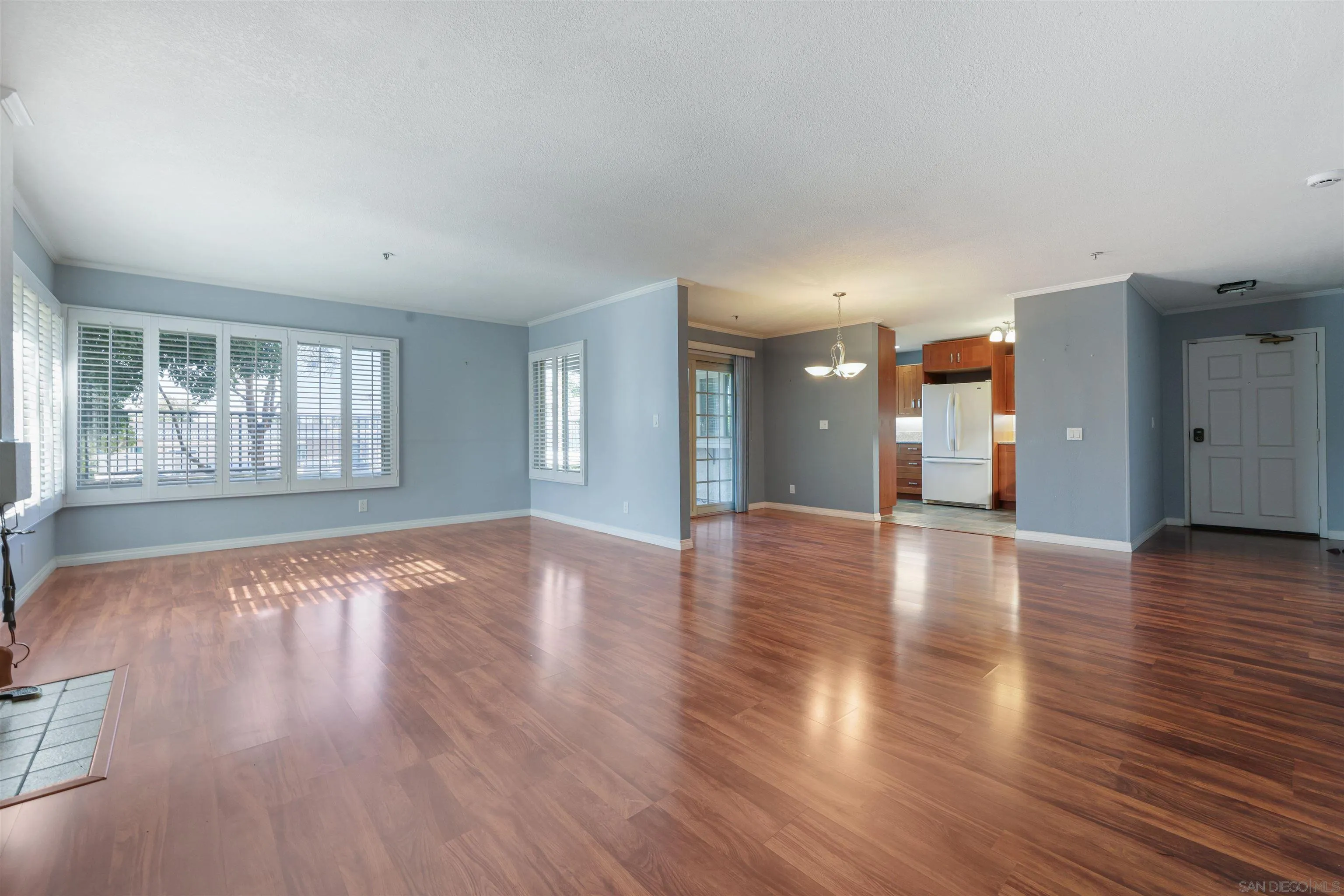 5605 Friars Road, Unit 280 San Diego, CA 92110 - Photo 9 of 31 Living Room