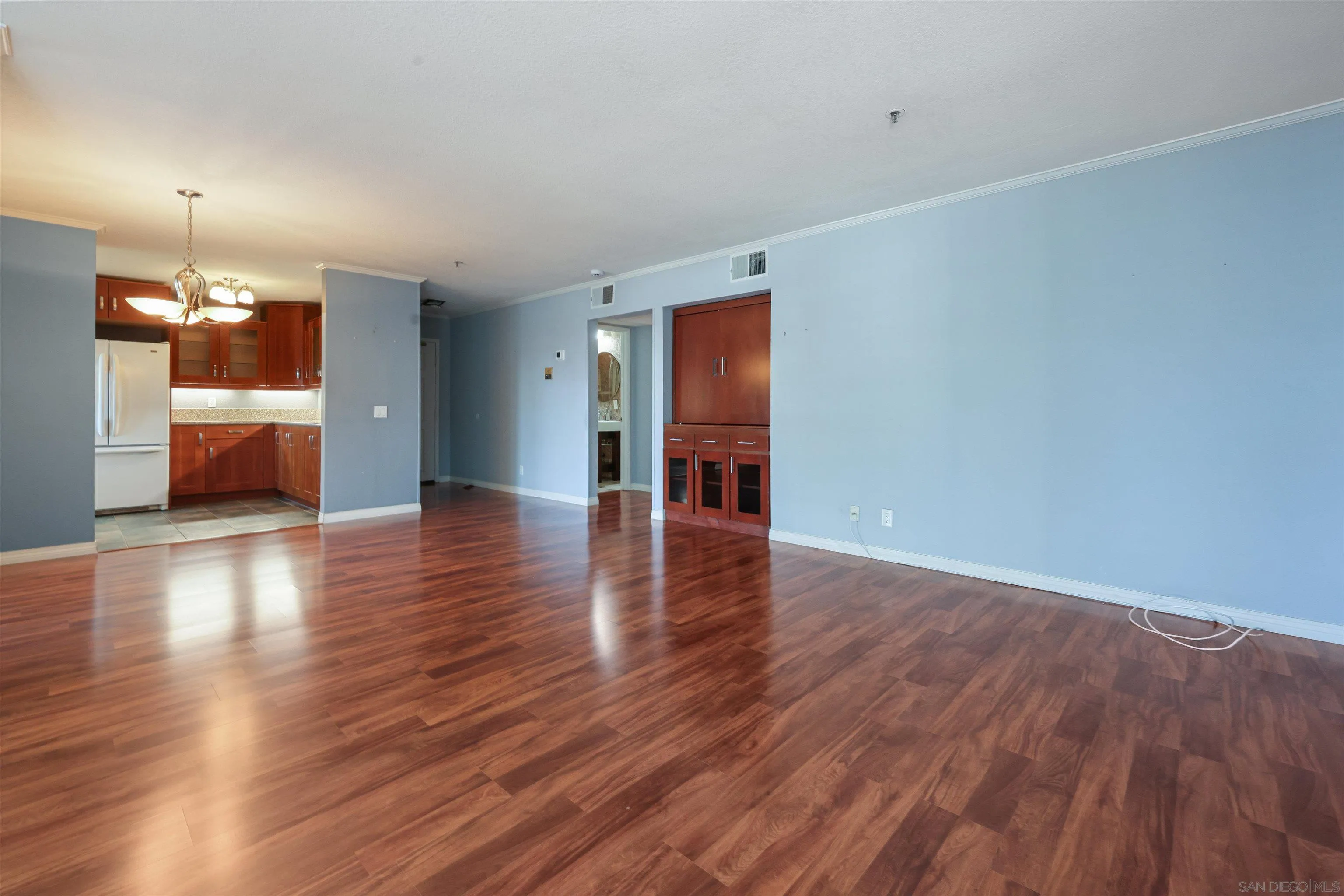 5605 Friars Road, Unit 280 San Diego, CA 92110 - Photo 10 of 31 Living Room