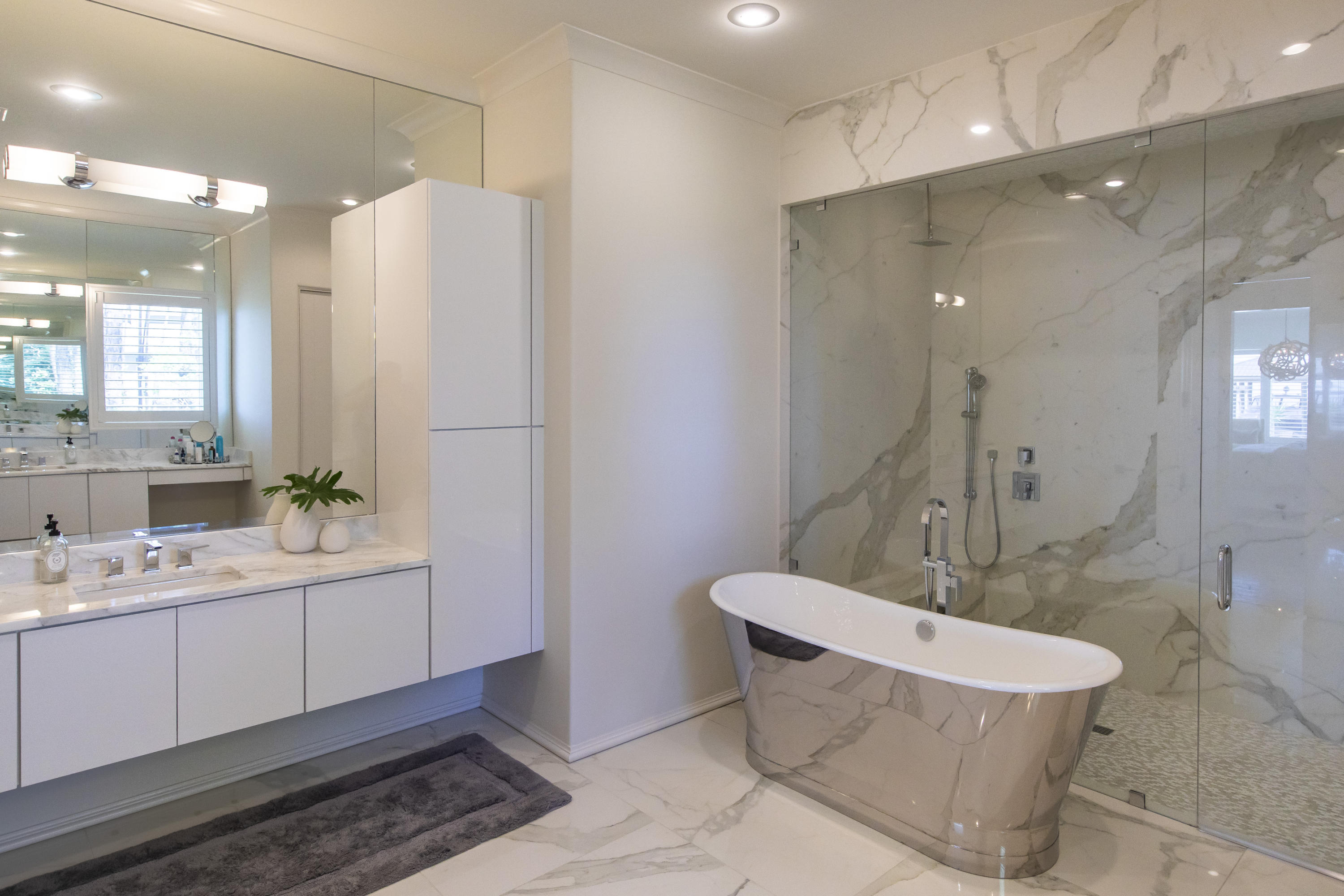 1095 Driftwood Point Road Santa Rosa Beach, FL 32459 - Photo 20 of 44 a bathroom with a bathtub sink and toilet