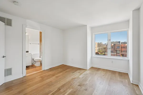 $839,000 | 316 Thornton Court, Unit 316, Edgewater, NJ 07020