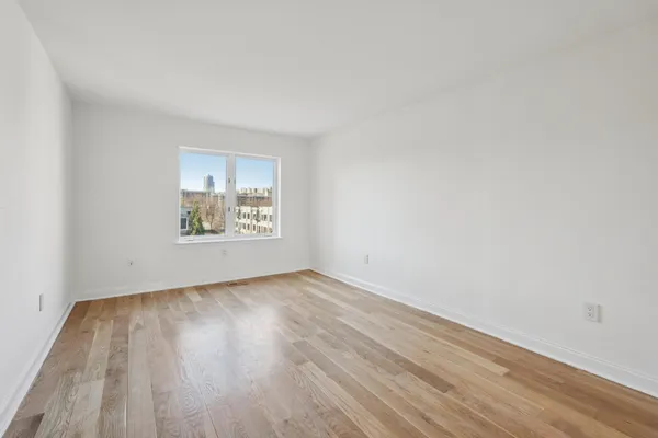 $839,000 | 316 Thornton Court, Unit 316, Edgewater, NJ 07020