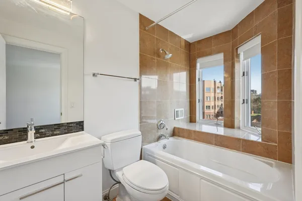 $839,000 | 316 Thornton Court, Unit 316, Edgewater, NJ 07020