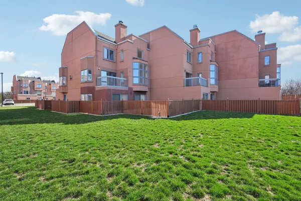 $839,000 | 316 Thornton Court, Unit 316, Edgewater, NJ 07020