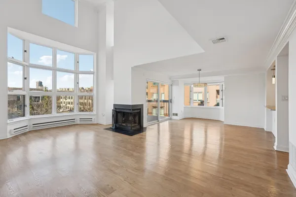 $839,000 | 316 Thornton Court, Unit 316, Edgewater, NJ 07020