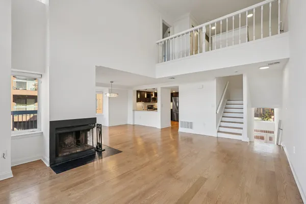 $839,000 | 316 Thornton Court, Unit 316, Edgewater, NJ 07020