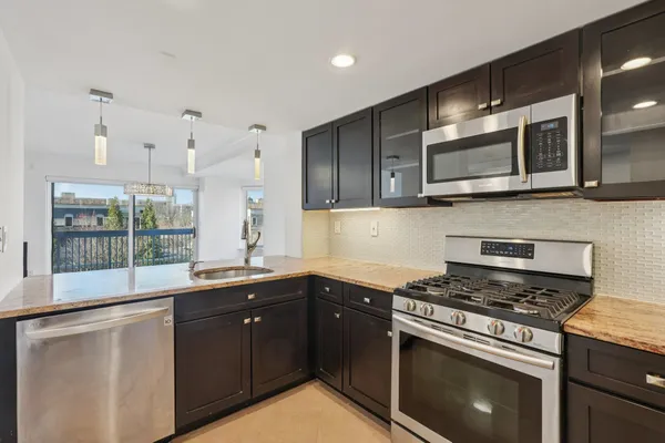 $839,000 | 316 Thornton Court, Unit 316, Edgewater, NJ 07020