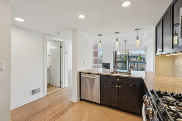 $839,000 | 316 Thornton Court, Unit 316, Edgewater, NJ 07020