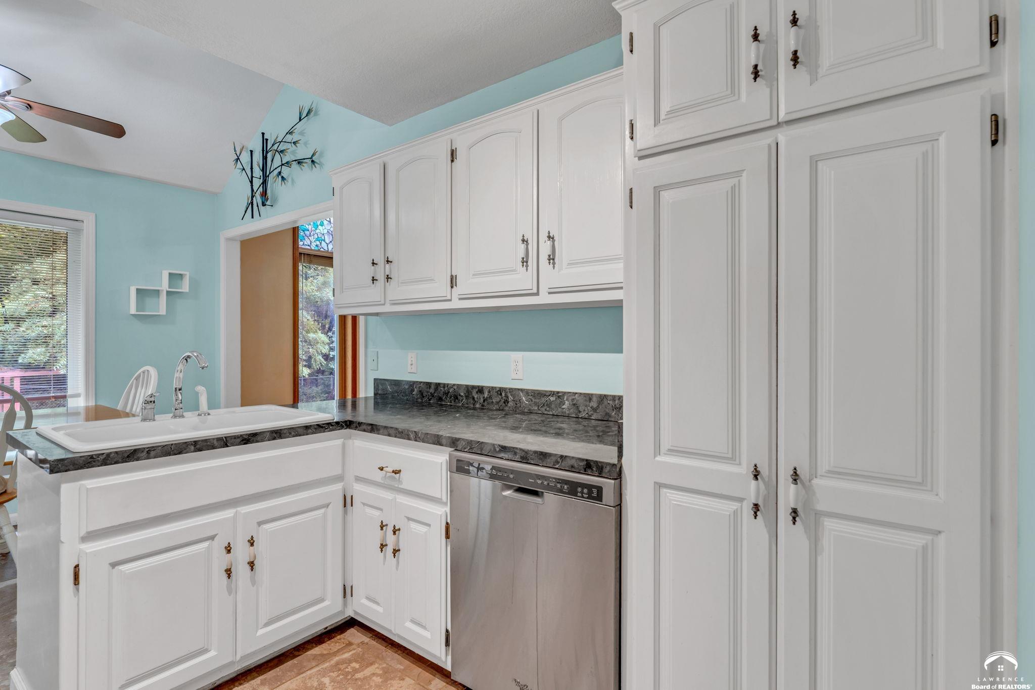 681 North 1495th Road Lawrence, KS 66049 - Photo 15 of 65 Gallery Image 15