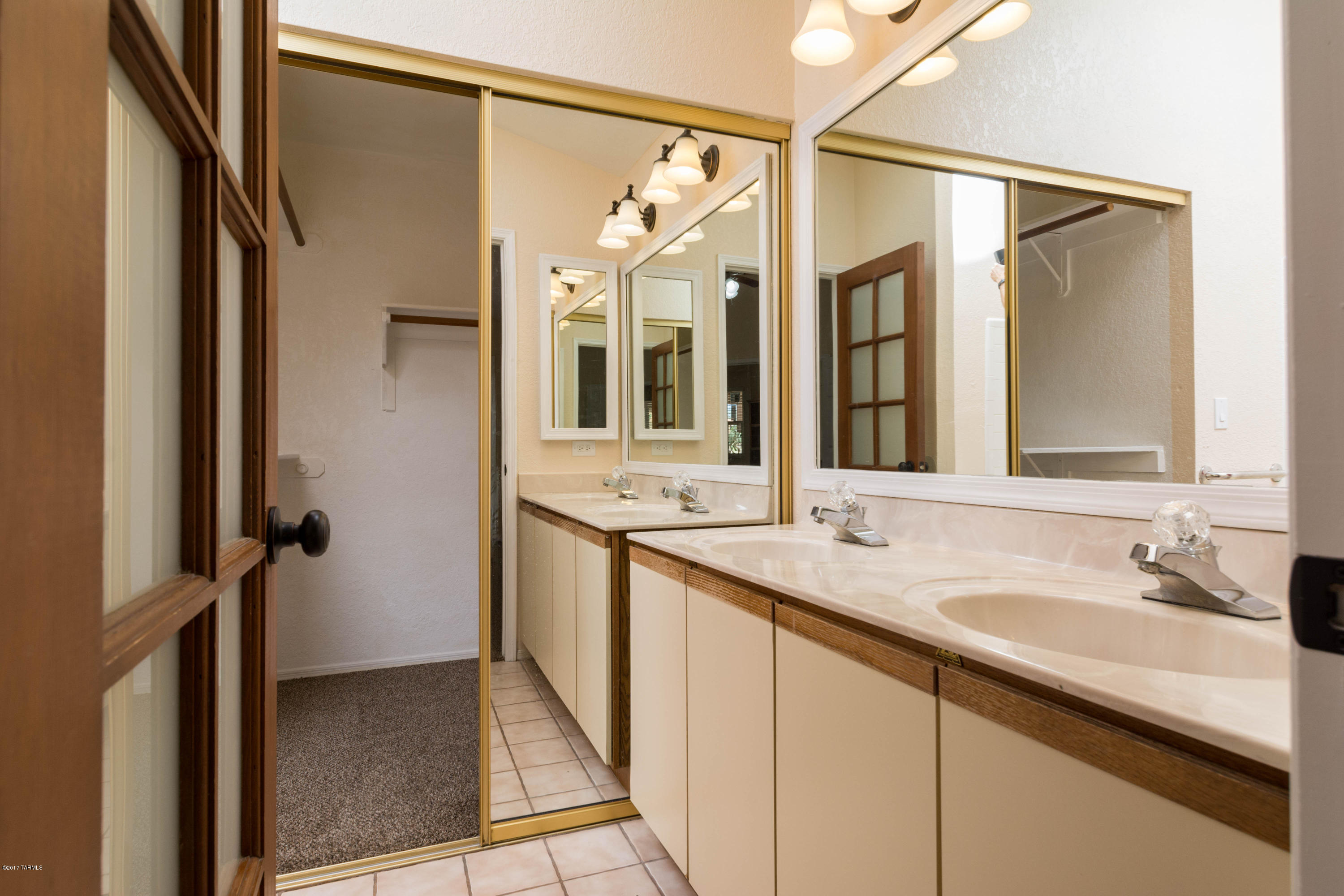 8893 North Lessing Court Tucson, AZ 85742 - Photo 9 of 29