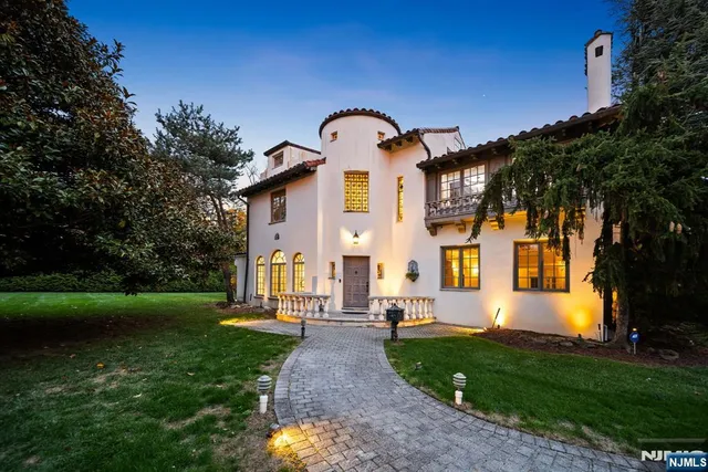 $1,649,000 | 3 Serafin Place, Glen Rock, NJ 07452