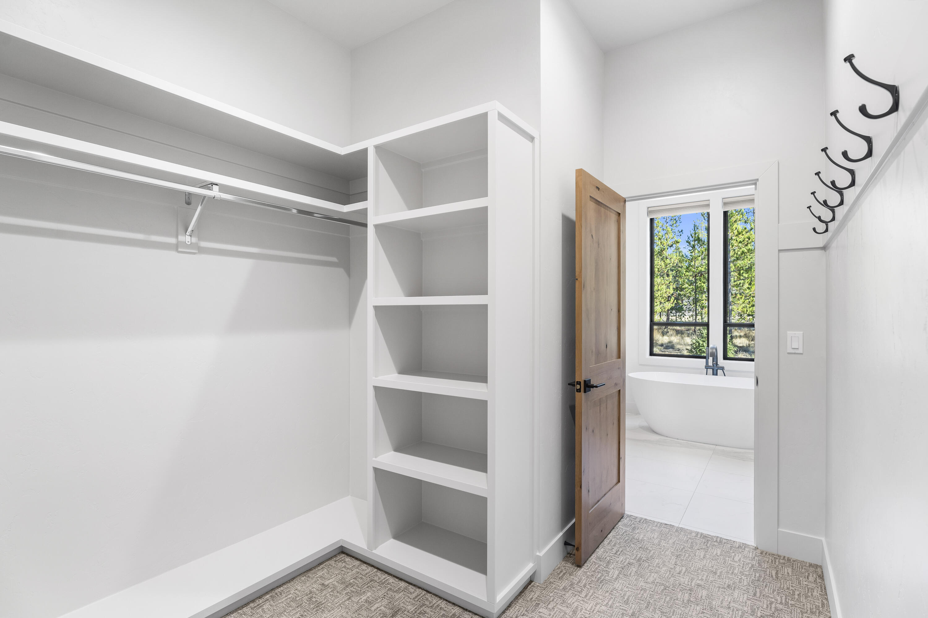 56500 Sunstone Loop, Unit 161 Bend, OR 97707 - Photo 25 of 64 Primary Closet