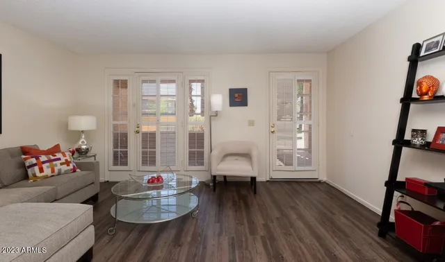 $895 | 6201 West Olive Avenue, Unit A4, Glendale, AZ 85302