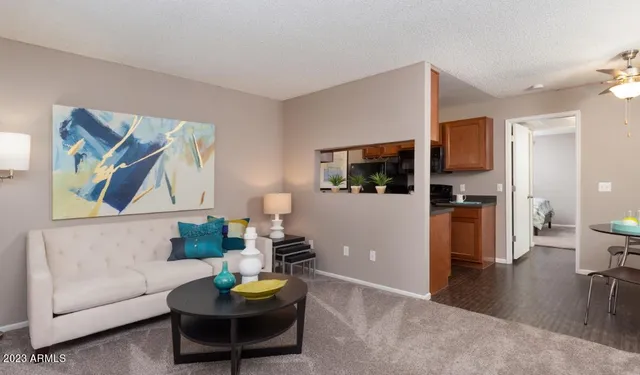 $895 | 6201 West Olive Avenue, Unit A4, Glendale, AZ 85302