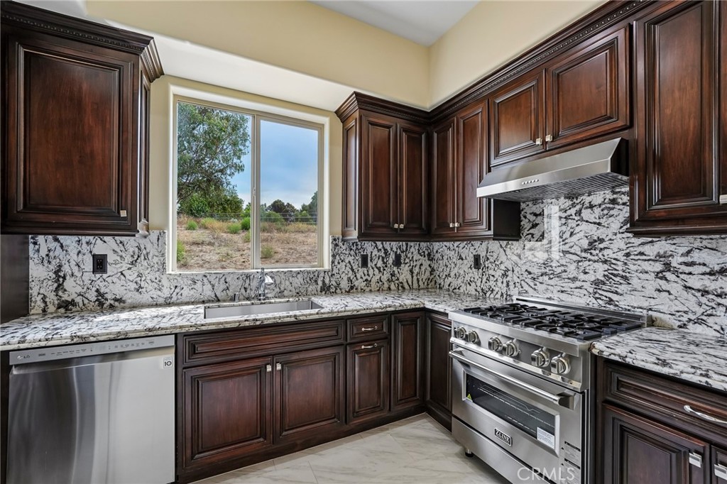 14420 Merlot Court Riverside, CA 92508 - Photo 14 of 24