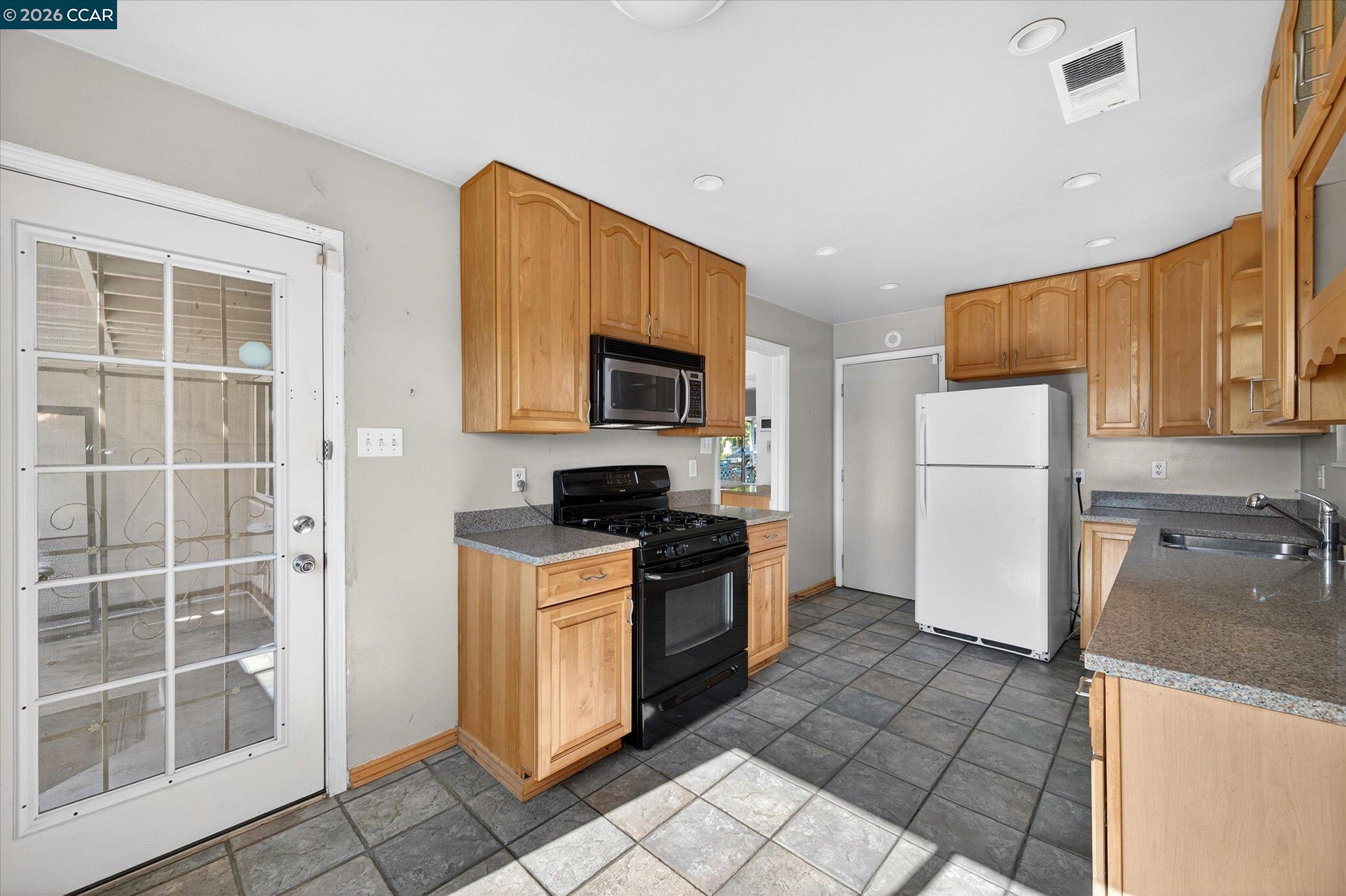 2745 El Rey Street Antioch, CA 94509 - Photo 13 of 29