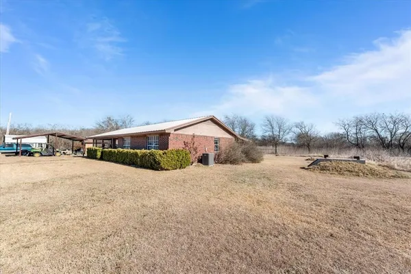$800,000 | 9964 State Highway 171, Itasca, TX 76055