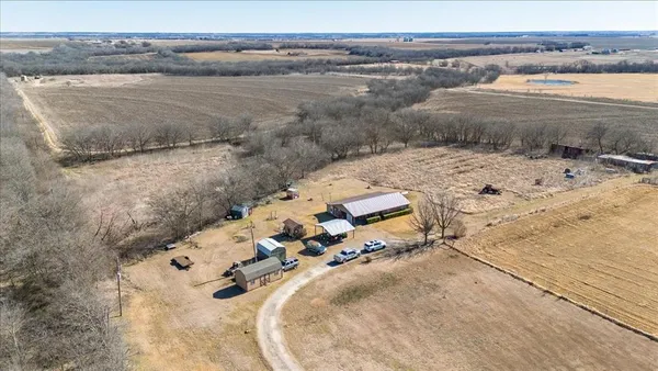 $800,000 | 9964 State Highway 171, Itasca, TX 76055