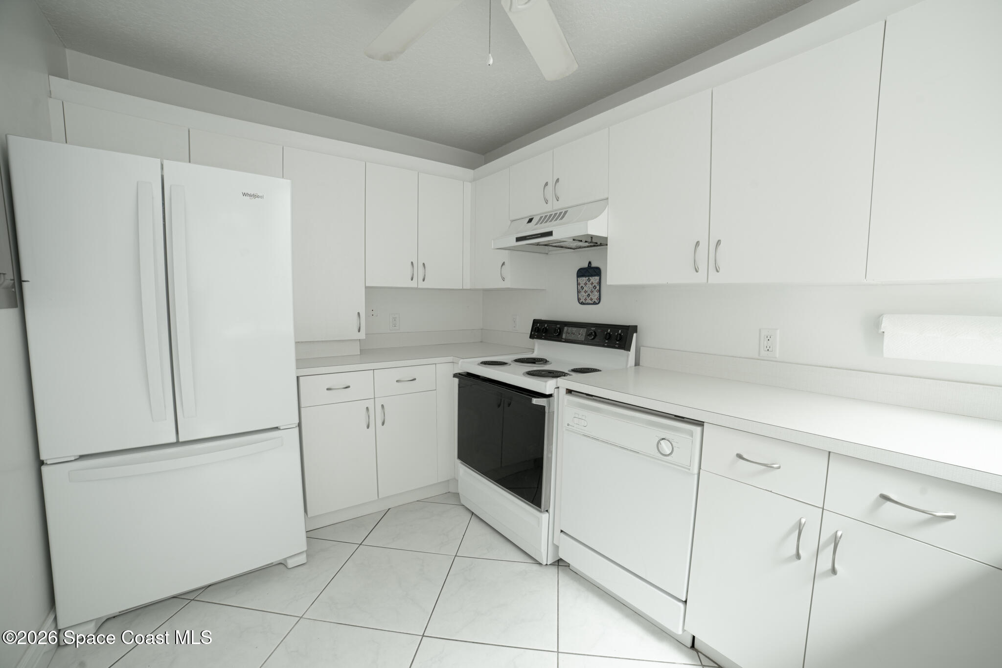 1921 Quail Ridge Court, Unit 2401 Cocoa, FL 32926 - Photo 9 of 18 Kitchen1