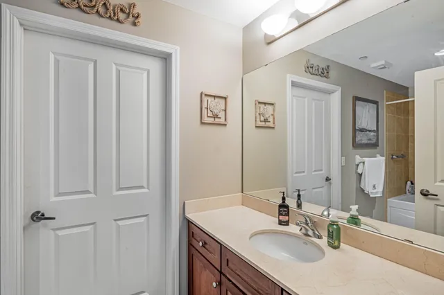 $2,295 | 500 East Grant Street, Unit 708, Minneapolis, MN 55404