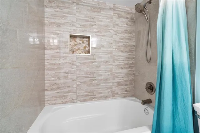 a view of walk in closet