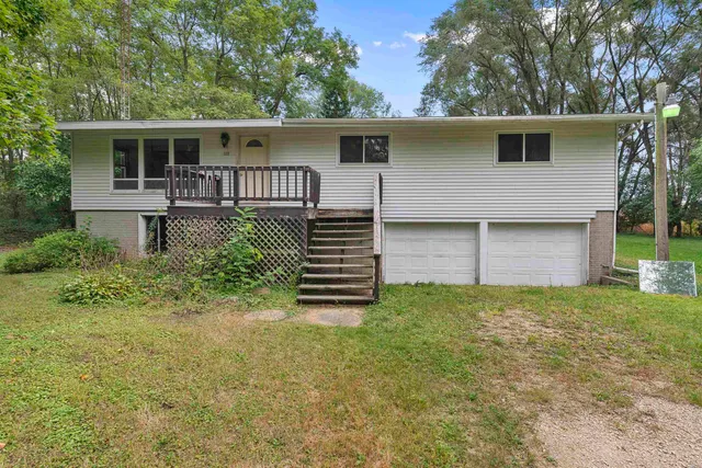 $500,000 | 308 County Road MM, Brooklyn, WI 53521