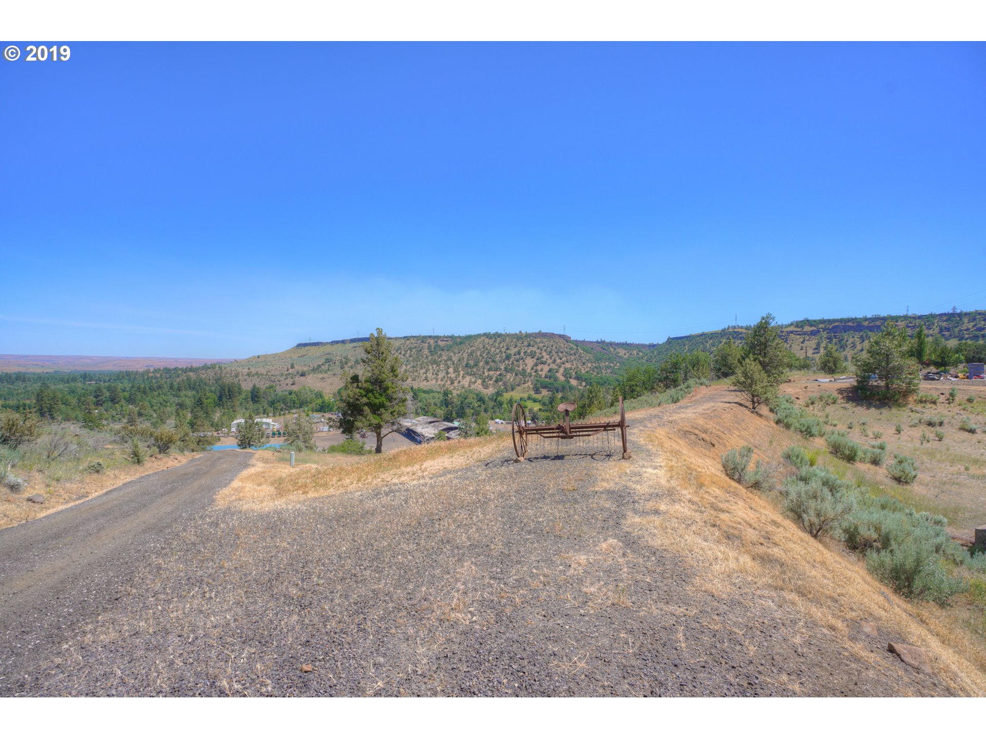 57350 Tygh Valley Road Tygh Valley, OR 97063 - Photo 8 of 13 Gallery Image 8