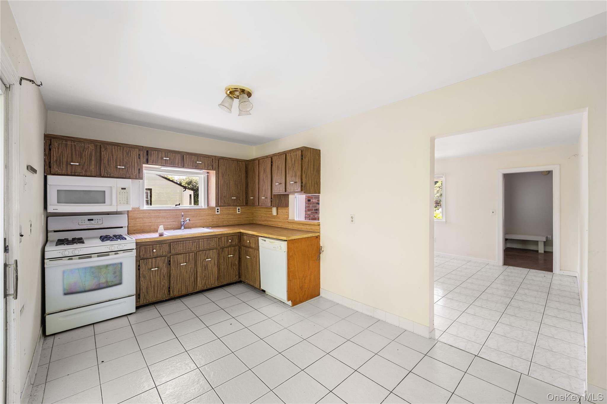 229 Rt-118 Yorktown Heights, NY 10598 - Photo 8 of 47