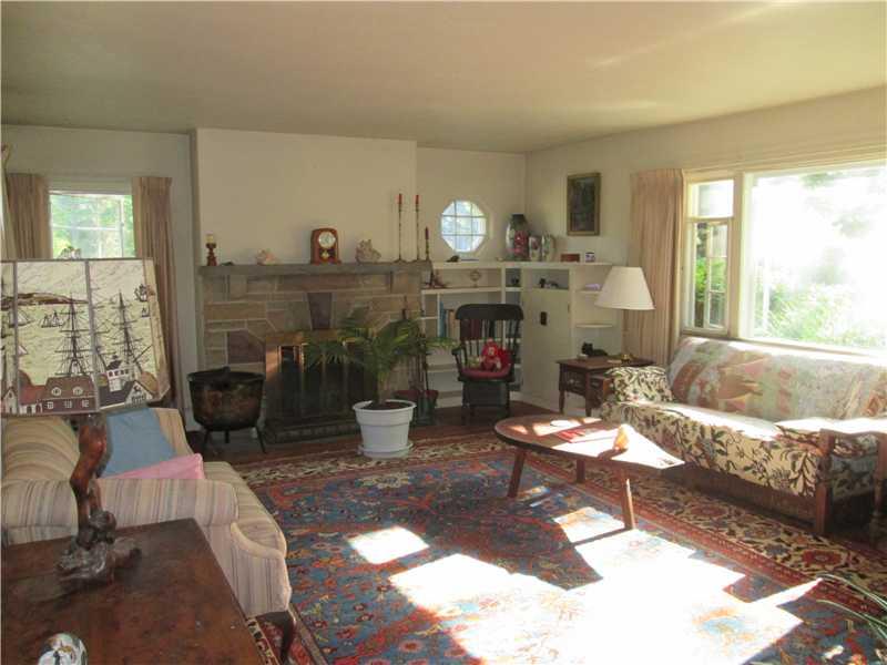 125 Overbrook Road Valencia, PA 16059 - Photo 2 of 21 Living Room.