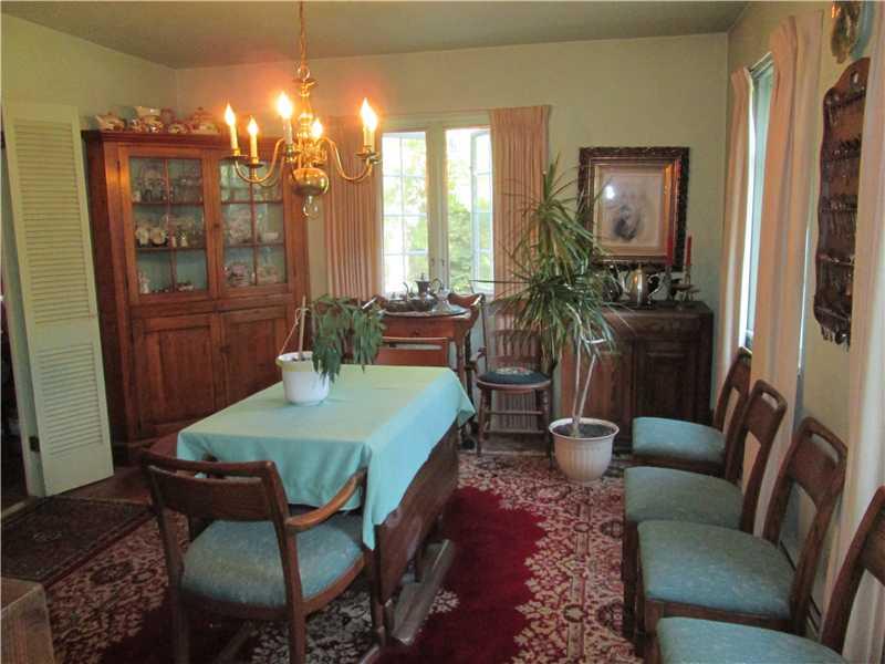 125 Overbrook Road Valencia, PA 16059 - Photo 4 of 21 Dining Room.