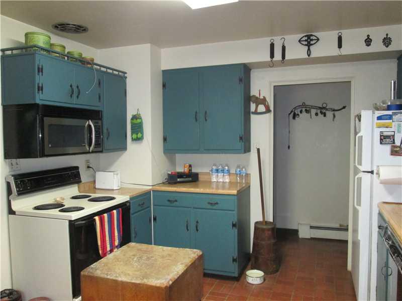 125 Overbrook Road Valencia, PA 16059 - Photo 7 of 21 Kitchen.