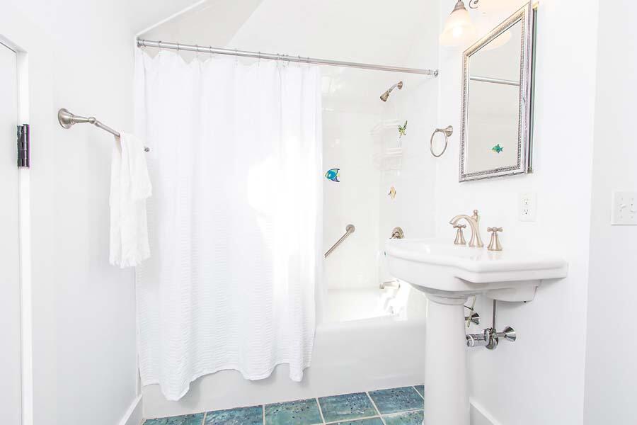 139 Little Neck Bars Road Falmouth, MA 02540 - Photo 26 of 41 2nd floor full bathroom
