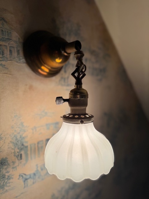 326 Congress Street Ottawa, IL 61350 - Photo 27 of 40 a close view of dining table with wooden floor