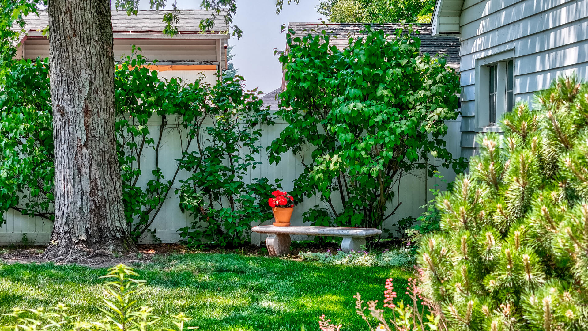 326 Congress Street Ottawa, IL 61350 - Photo 33 of 40 a view of a bench in a garden