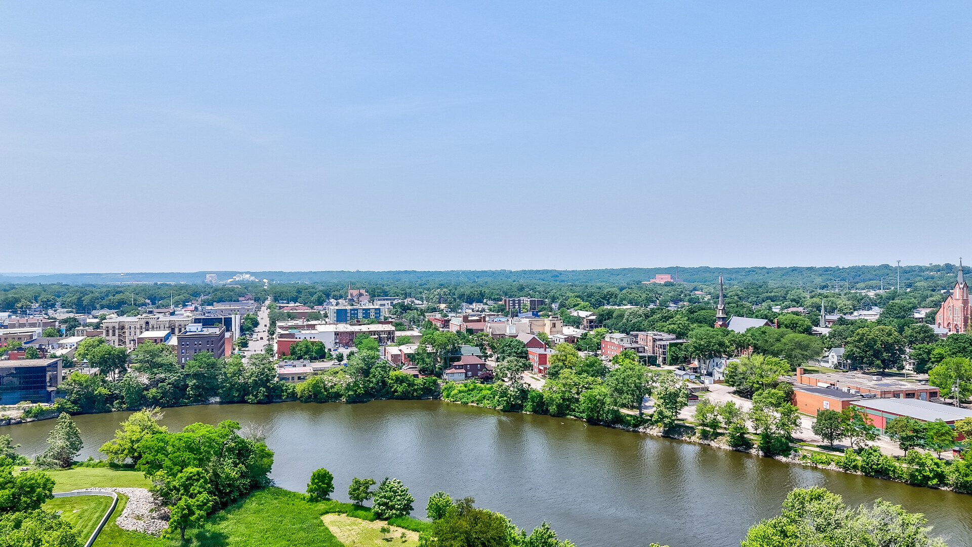 326 Congress Street Ottawa, IL 61350 - Photo 36 of 40 an aerial view of a city with lake view and mountain view