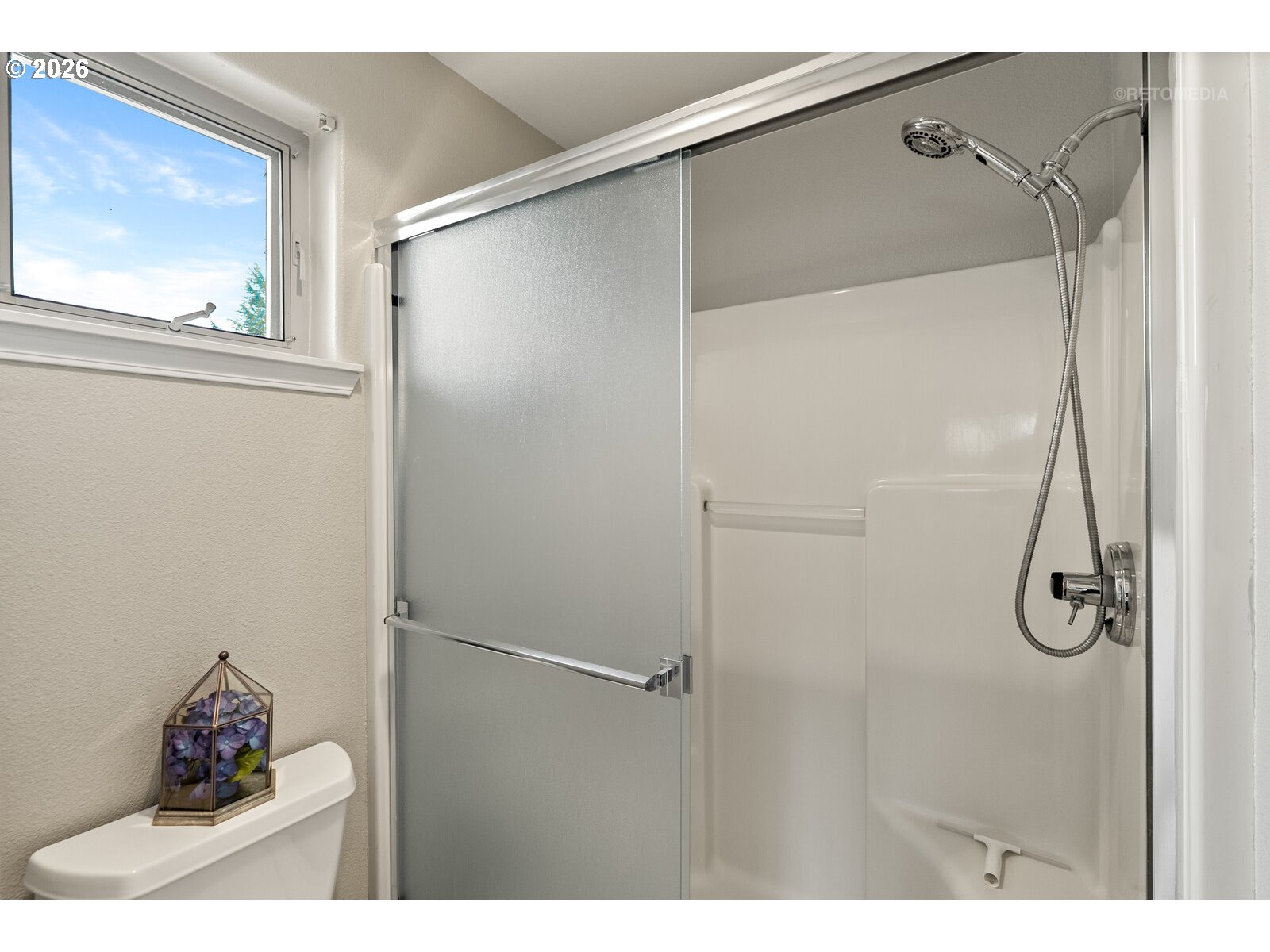8325 Southwest Seneca Street Tualatin, OR 97062 - Photo 27 of 41