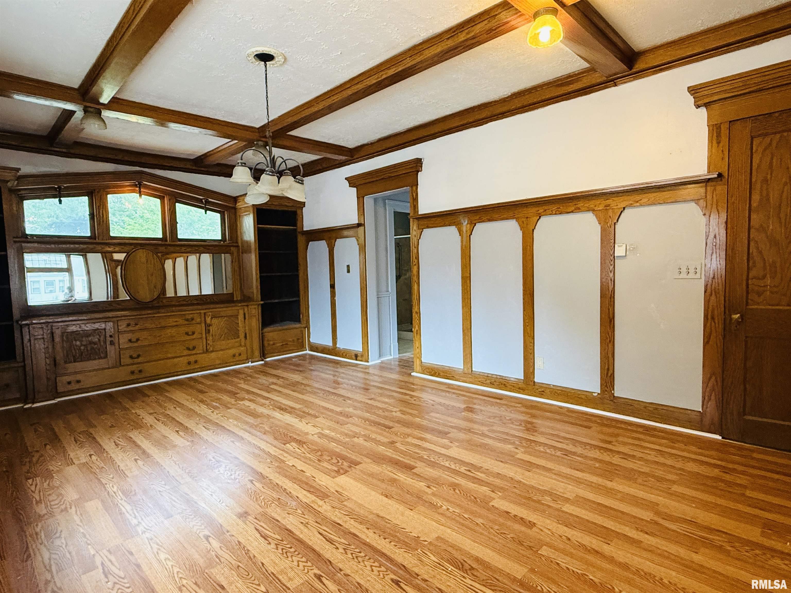 2141 North Prospect Road Peoria, IL 61603 - Photo 15 of 42