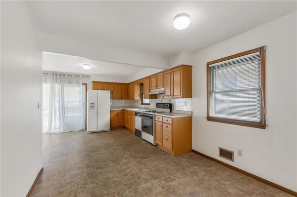 $324,900 | 4415 Sterling Avenue, Kansas City, MO 64133