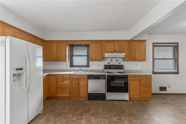 $324,900 | 4415 Sterling Avenue, Kansas City, MO 64133