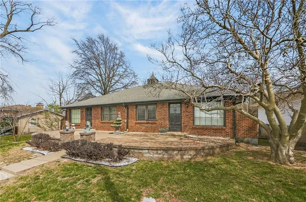 $324,900 | 4415 Sterling Avenue, Kansas City, MO 64133