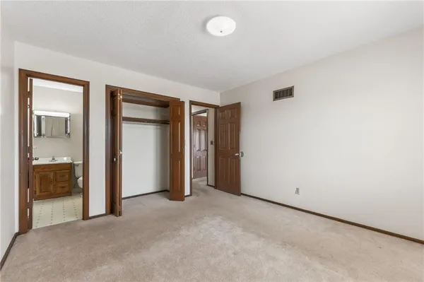 $324,900 | 4415 Sterling Avenue, Kansas City, MO 64133