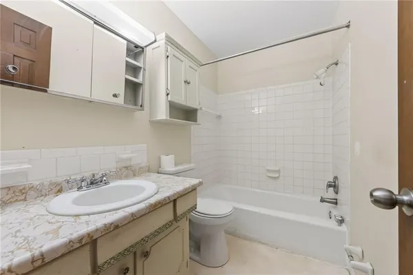 $324,900 | 4415 Sterling Avenue, Kansas City, MO 64133