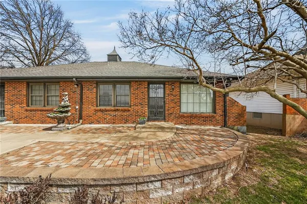 $324,900 | 4415 Sterling Avenue, Kansas City, MO 64133