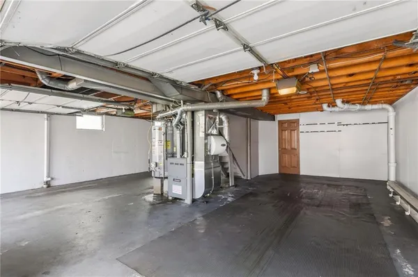 $324,900 | 4415 Sterling Avenue, Kansas City, MO 64133