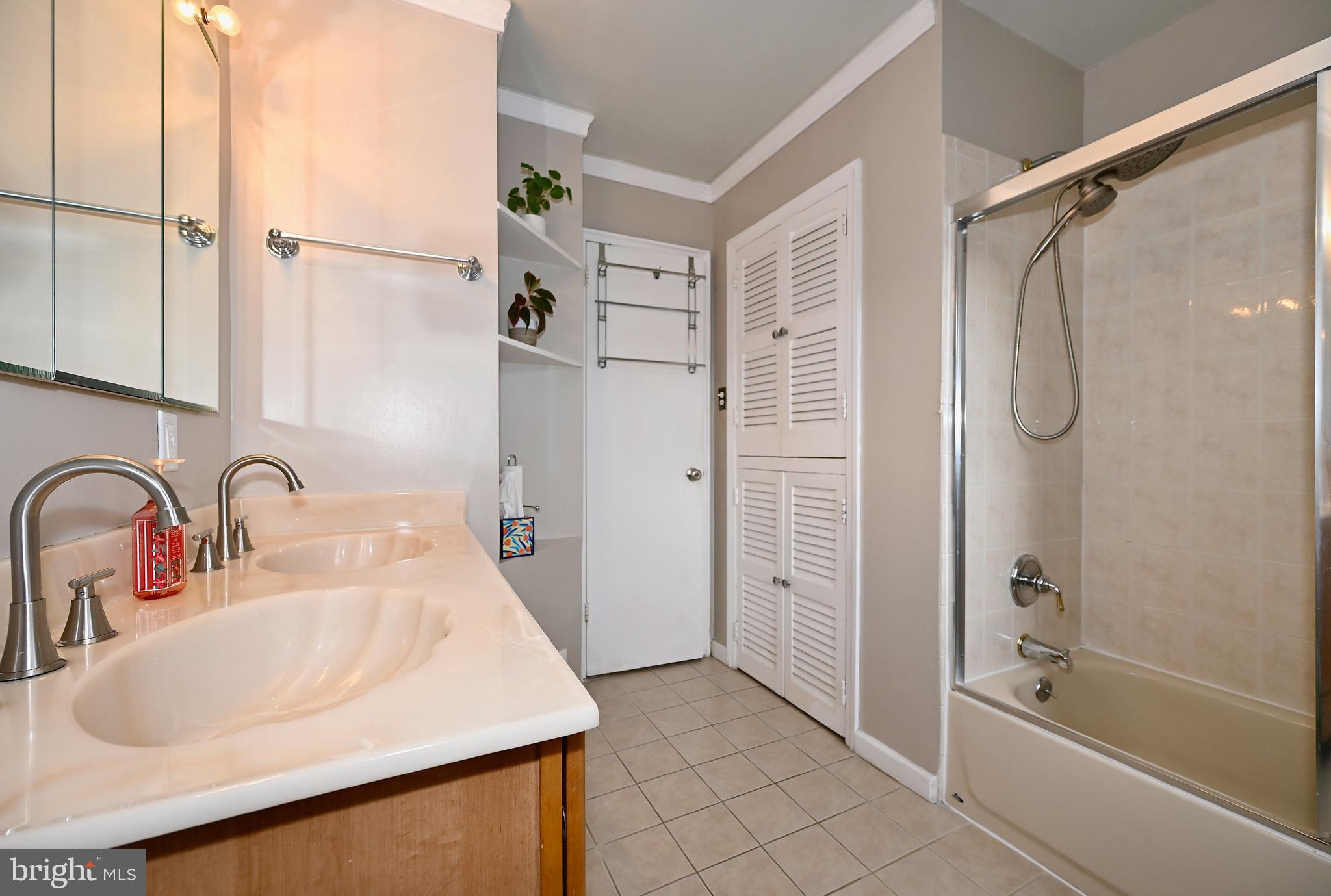 3308 Kayson Street Silver Spring, MD 20906 - Photo 19 of 30 Upper level bath with soaking shower tub
