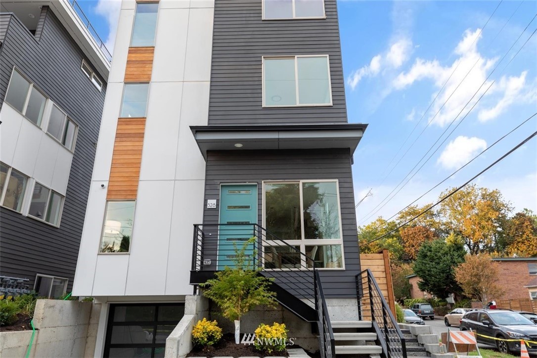 528 North 49th Street Seattle, WA 98103 - Photo 2 of 37 Gallery Image 2